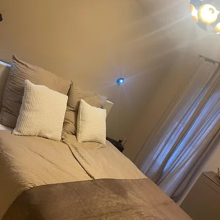 Chambre D'Hote - Reservee Aux Femmes - Cosy Centre Ville Avec Terrasse منزل للإقامة