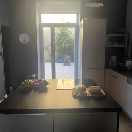 Chambre D'Hote - Reservee Aux Femmes - Cosy Centre Ville Avec Terrasse منزل للإقامة *